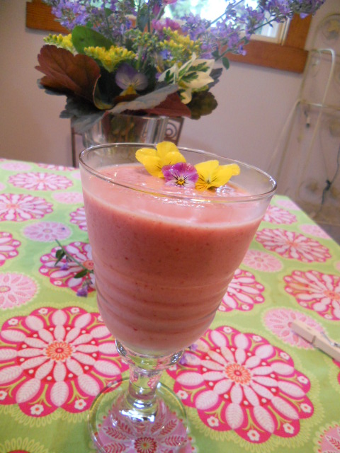 Refreshing Strawberry Smoothie with Strawberries from Ivy Creek Family Farm